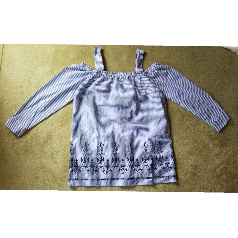 Ellen Tracy off shoulder striped embroided shirt